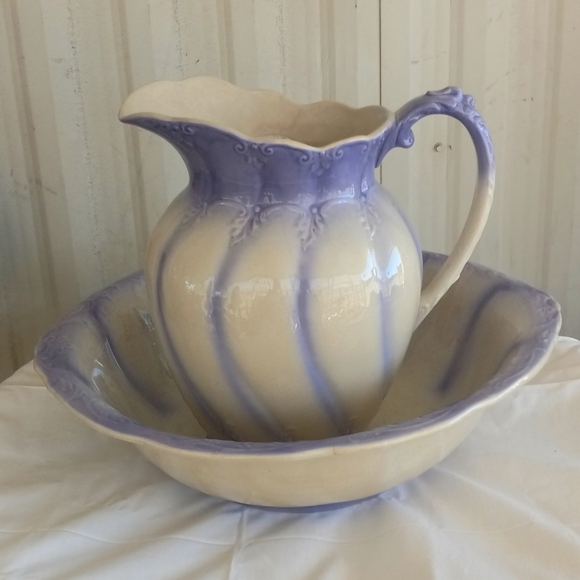 Porcelain Pitcher & Bowl Combo 1 foot Pouring Pitcher and a large 16 in bowl. - Picture 1 of 9
